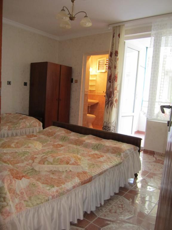 Central Guesthouse เนเซบาร์ ภายนอก รูปภาพ