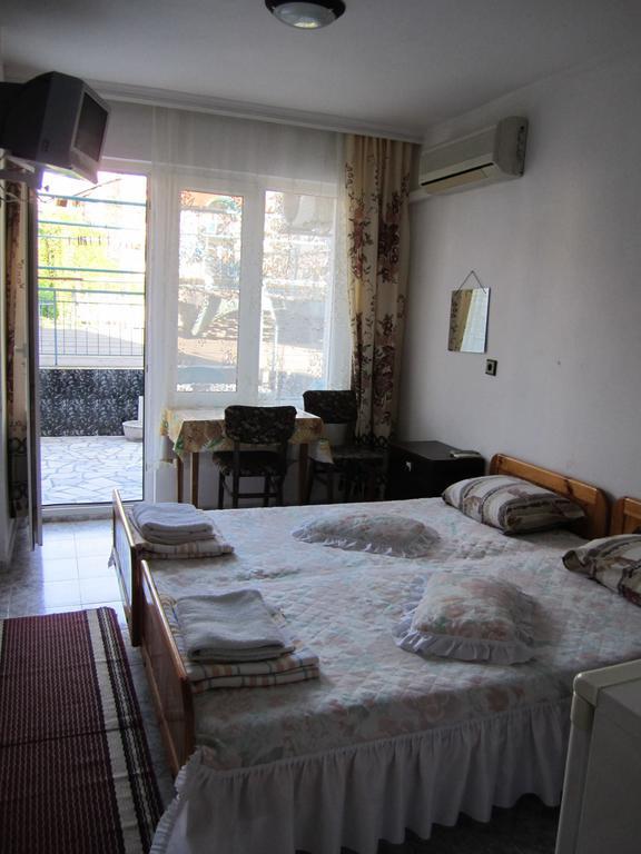 Central Guesthouse เนเซบาร์ ภายนอก รูปภาพ