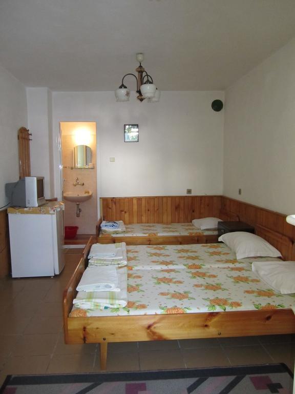 Central Guesthouse เนเซบาร์ ภายนอก รูปภาพ