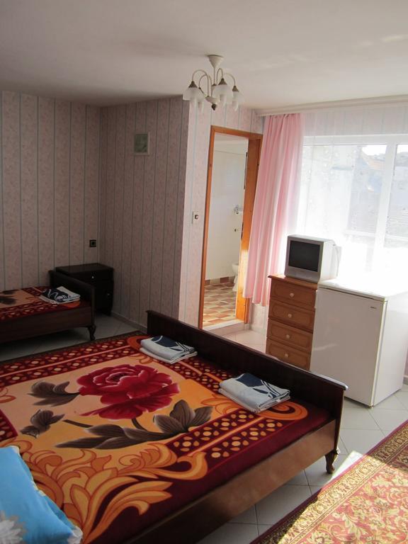 Central Guesthouse เนเซบาร์ ภายนอก รูปภาพ